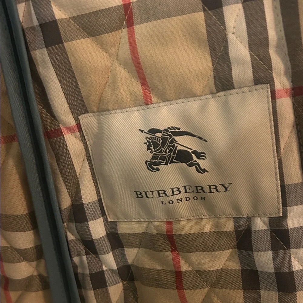 Burberry Constance Quilted Jacket Size Small - Picture 7 of 11